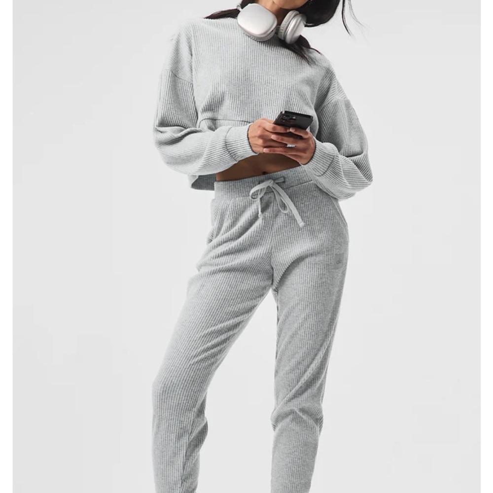 ALO Muse Sweatset, Sweatpants & Hoodie, Grey, XS, cropped ribbed texture…